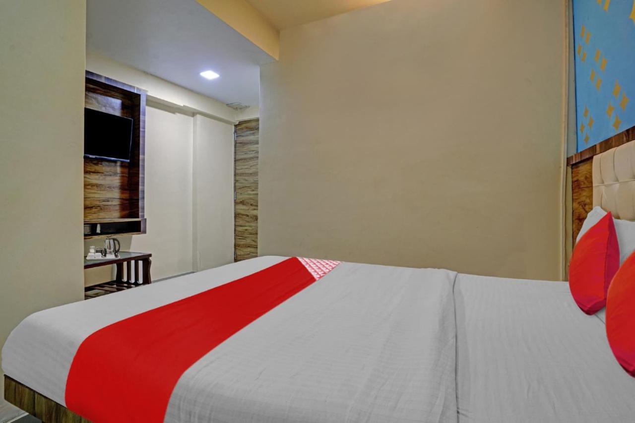 Pop 81030D Hotel Crystal Park Jogeshwari مومباي المظهر الخارجي الصورة