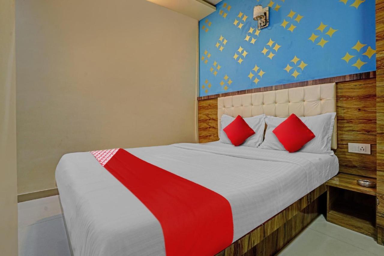 Pop 81030D Hotel Crystal Park Jogeshwari مومباي المظهر الخارجي الصورة