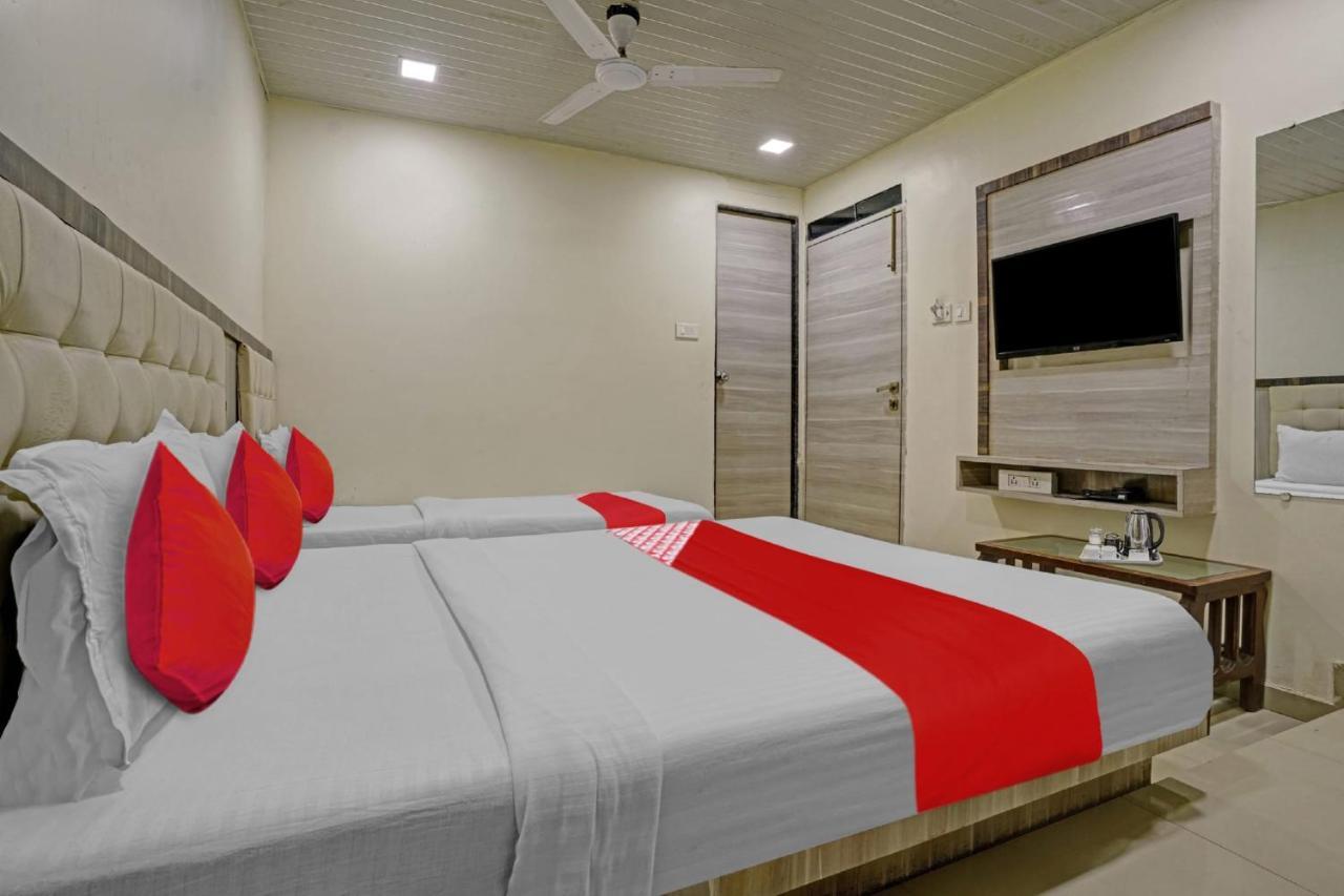 Pop 81030D Hotel Crystal Park Jogeshwari مومباي المظهر الخارجي الصورة